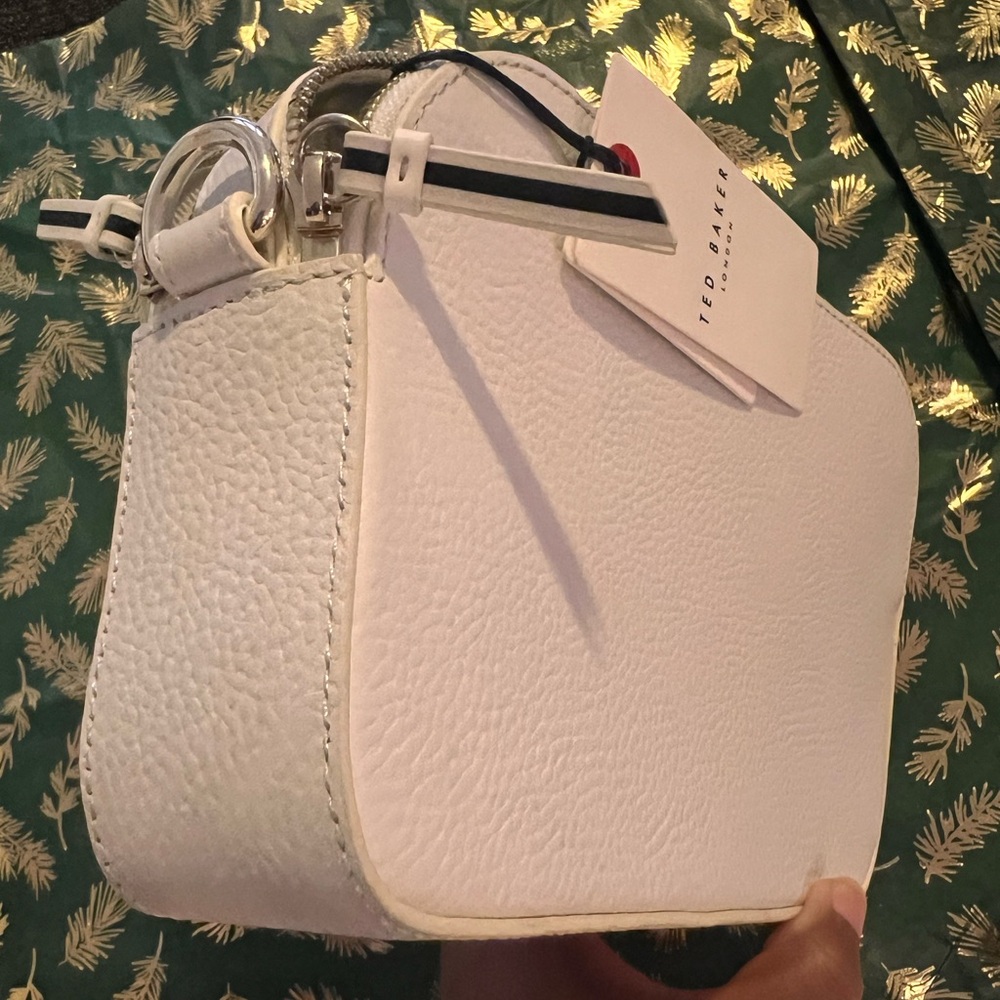 leather cross-body bag & unbranded make up bag - Picture 4 of 16